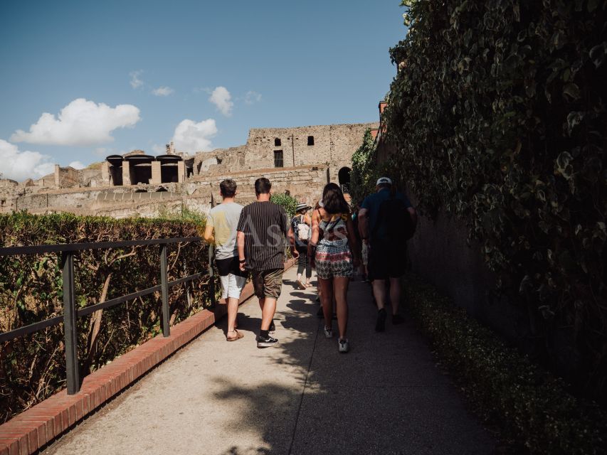 From Naples: Pompeii & Herculaneum with Archaeologist Guide - Herculaneum first, with two hours to look closely