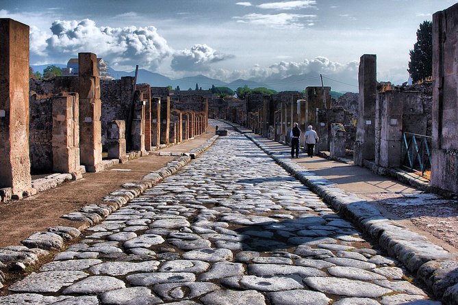 From Naples: Skip the Line Pompeii Guided Tour – Small Group - Is $67.72 a fair price?
