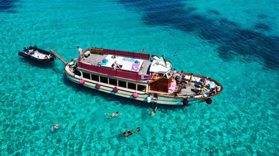 From Palau/La Maddal: Boat Tour of La Maddalena Archipelago - Key points to know before booking