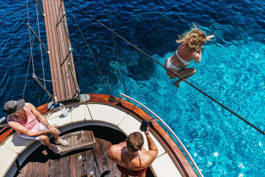 From Palau/La Maddal: Boat Tour of La Maddalena Archipelago - Why this Palau boat tour works so well