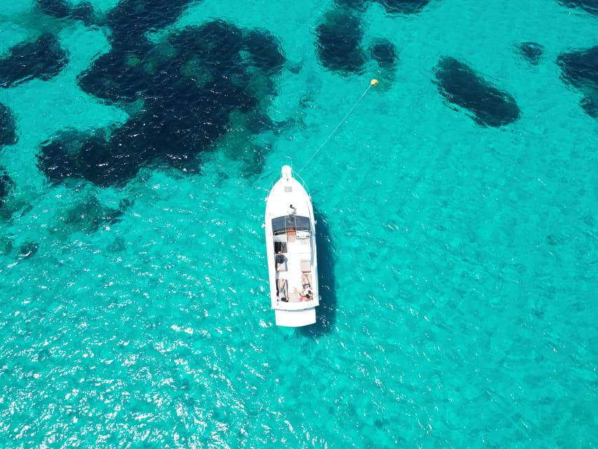 From Palau/La Maddalena: All inclusive Yacht Tour - The return past La Maddalena and Capo d’Orso