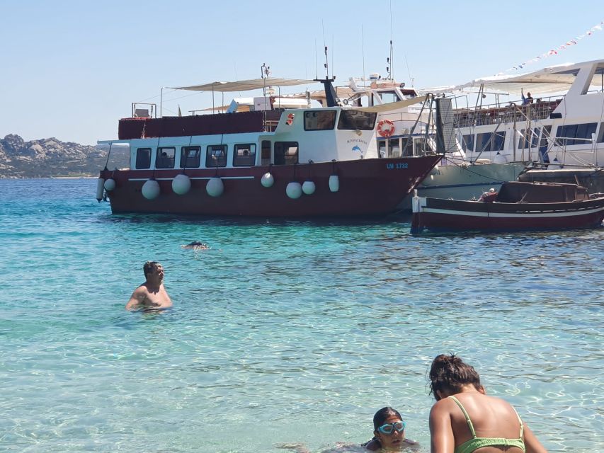 From Palau: La Maddalena Archipelago Boat Tour with Pasta - How the tour handles weather and comfort