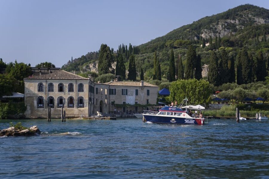 From Peschiera: Garda East Coast Cruise to Sirmione - Leaving Peschiera by Boat
