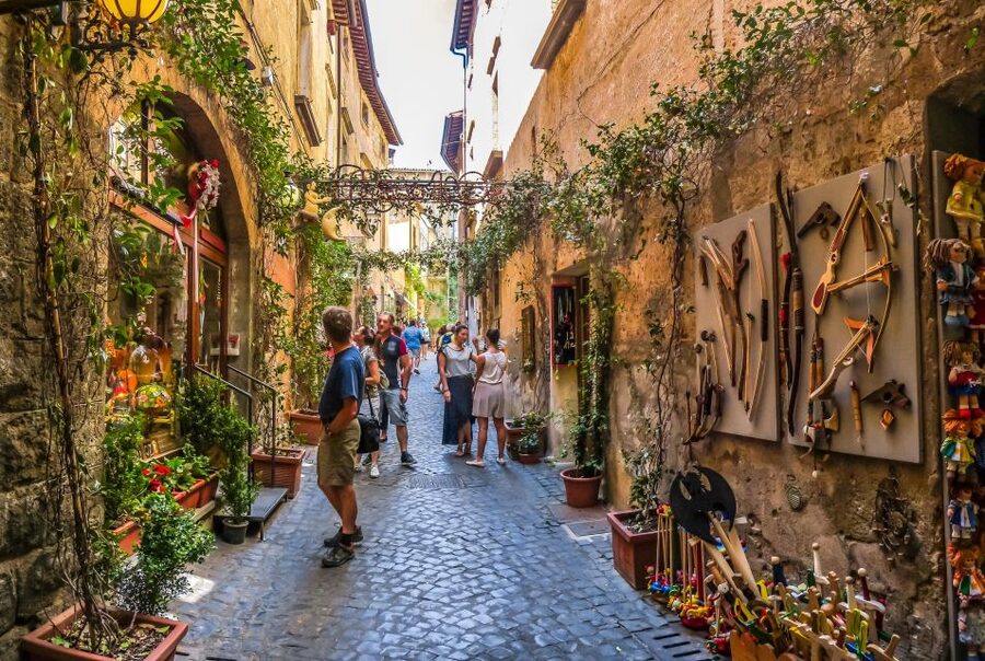 From Rome: Bagnoregio & Orvieto Day Trip with Wines & Lunch - Why Civita di Bagnoregio earns the first stop
