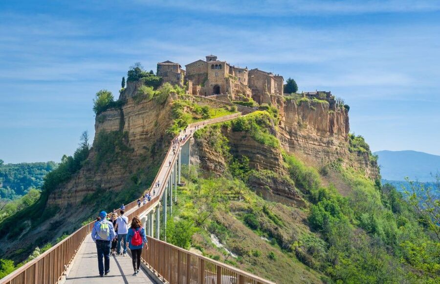 From Rome: Bagnoregio & Orvieto Day Trip with Wines & Lunch - The guide can make or break a packed day