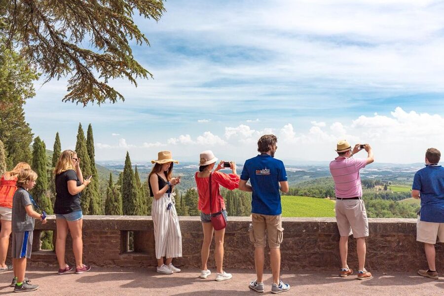 From Rome: Bagnoregio & Orvieto Day Trip with Wines & Lunch - The long ride through central Italy
