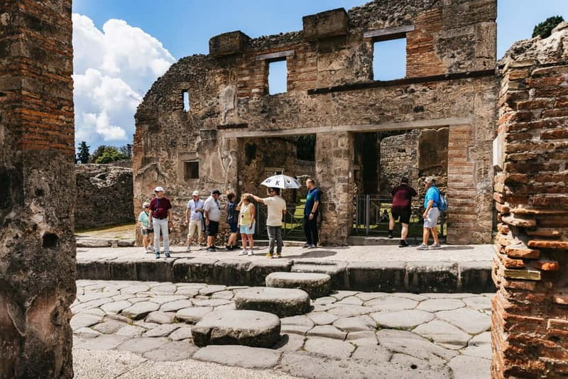 From Rome: Day Trip to Pompeii and Sorrento with Lunch - Lunch near Pompeii keeps the day moving