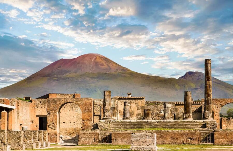 From Rome: Pompeii, Amalfi Coast and Positano Day Trip - Meeting in Piazza del Popolo before sunrise