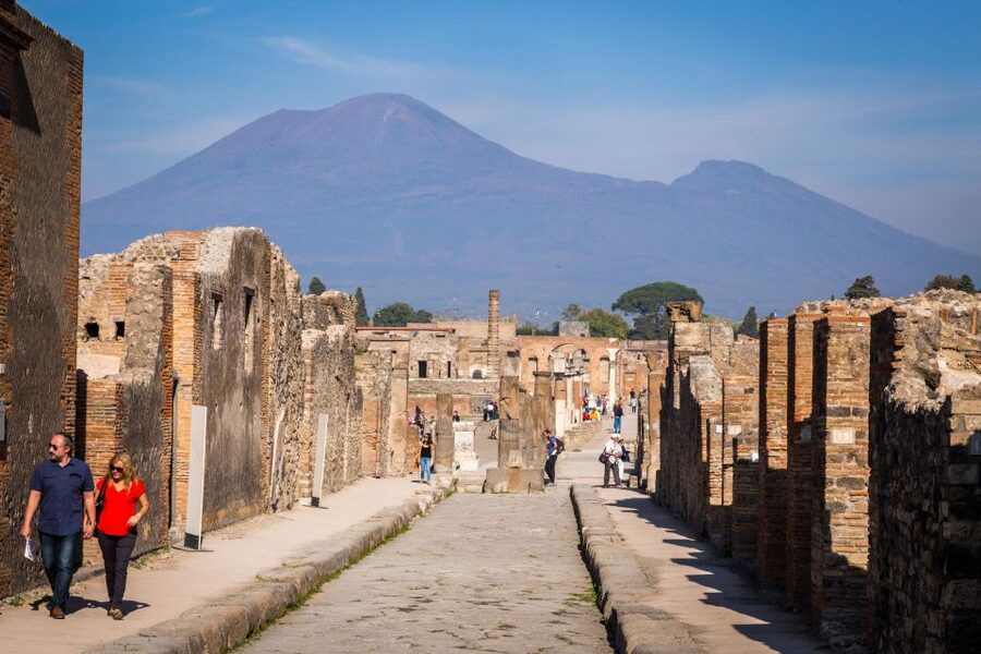 From Rome: Pompeii, Amalfi Coast, and Sorrento Day Trip - A practical Pompeii lunch stop