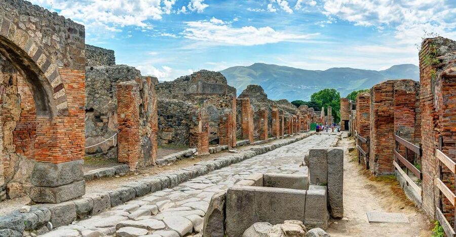From Rome: Pompeii, Positano and Amalfi Full-Day Tour - Why combine Pompeii with the Amalfi Coast?