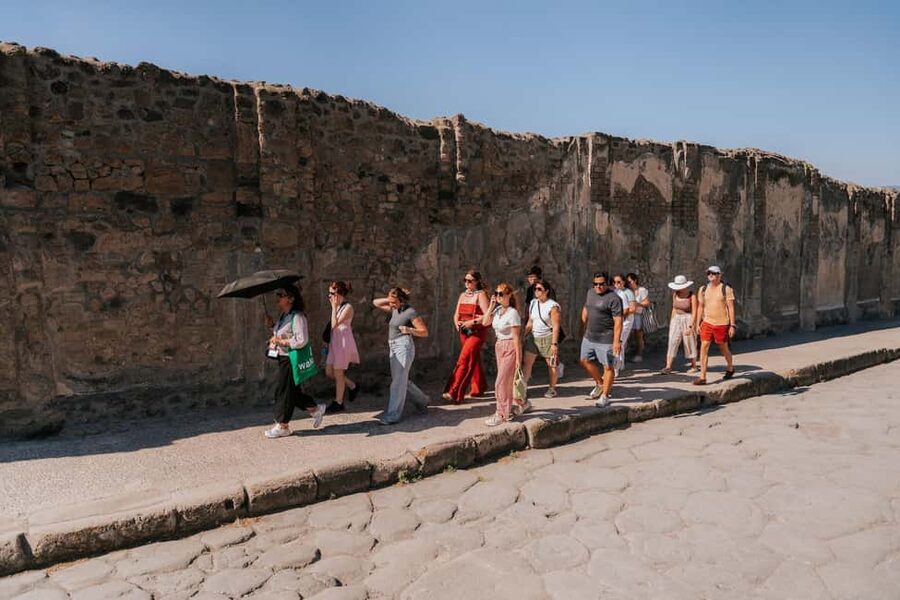From Rome: Pompeii with Expert Guide & Amalfi Coast Day Trip - Two hours in Positano