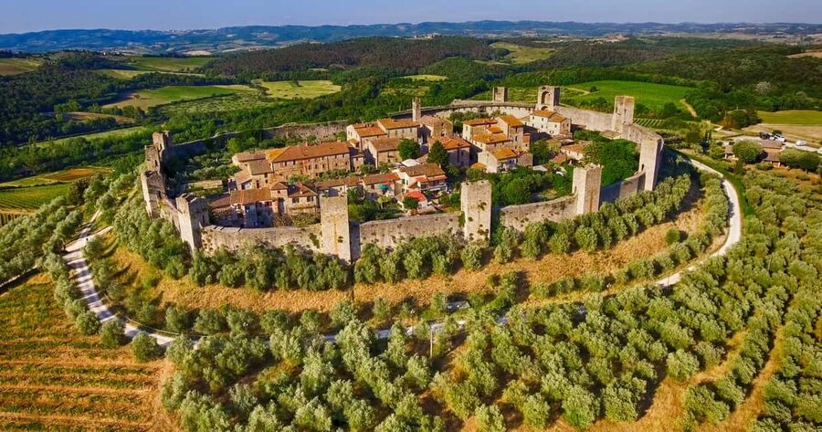 From Siena: Chianti and Castles Tour with Wine Tastings - Monteriggioni, walls and towers instead of a grand castle
