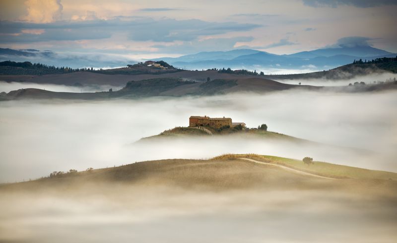 From Siena: Pienza and Montepulciano Small-Group Tour - Crossing the Crete Senesi from Siena