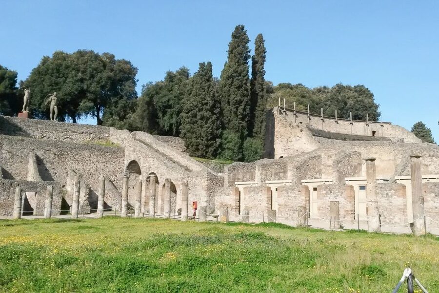 From Sorrento: Pompeii and Vesuvius Tour - Lunch needs clearer planning