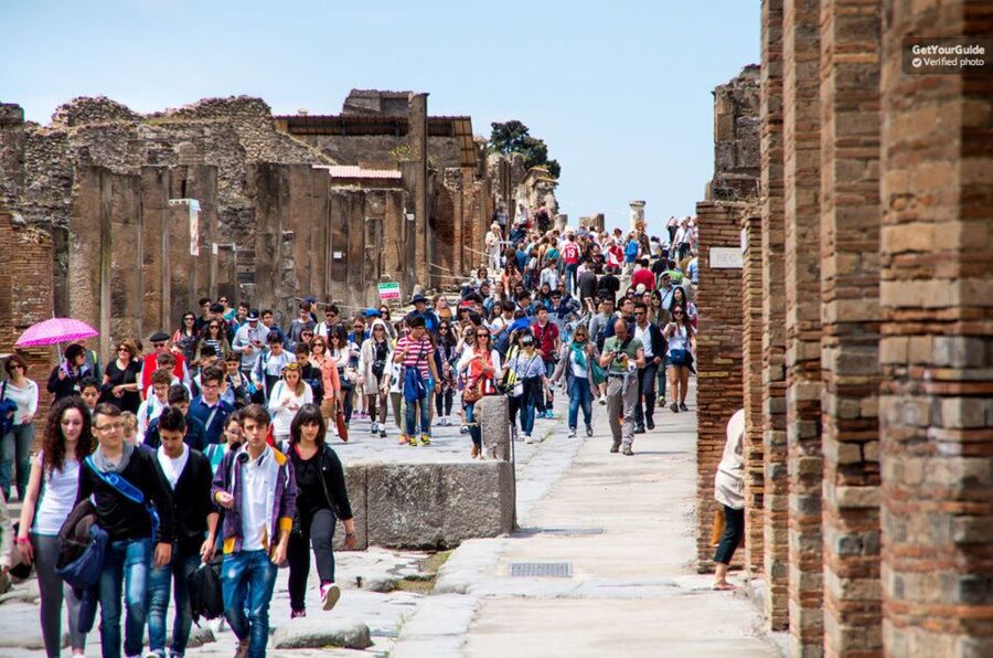 From Sorrento: Pompeii Ruins All-inclusive Guided Tour - The train ride from Sorrento to Pompeii