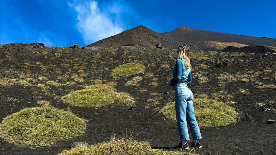 From Taormina: Etna Tour with Hiking, Cave Visit, & Tastings - Choosing the cable car and 4x4 ride
