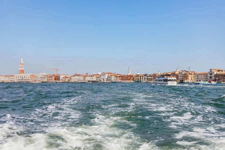 From Venice: Murano & Burano Guided Tour by Private Boat - Murano: a short glassmaking lesson