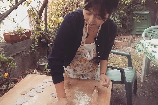 Genoese cooking lesson in the with lunch in the terrace - Making pasta instead of merely eating it
