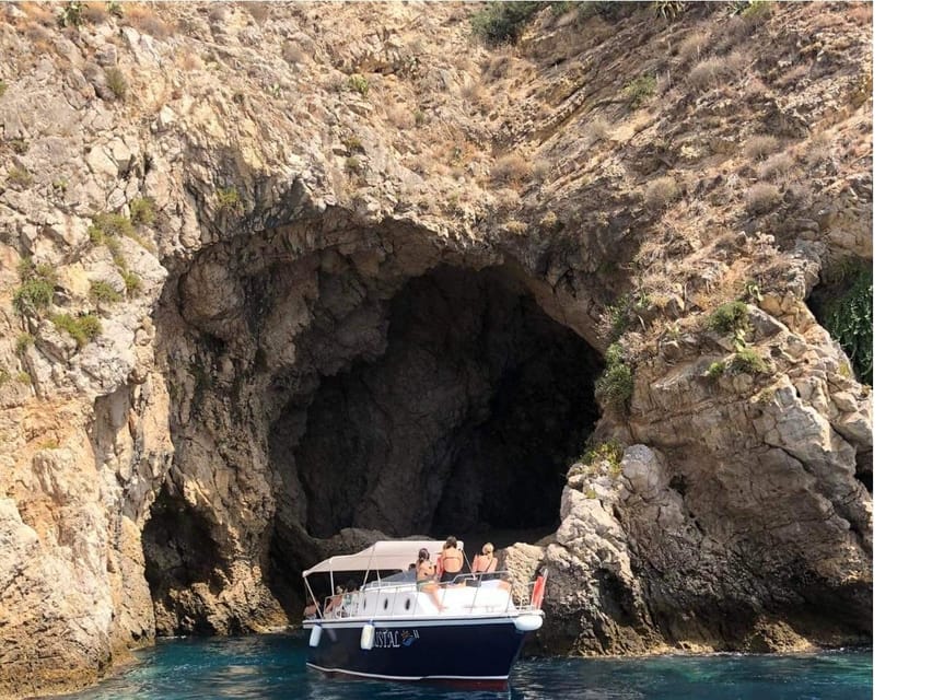 Giardini Naxos: Taormina & Isola Cruise Bella with Aperitif - A short cruise with a big Sicilian view