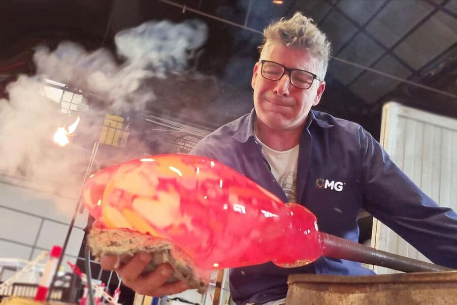 Glass Blowing Show Visit Murano Glass Factory & Showroom OMG - Why seeing the furnace matters