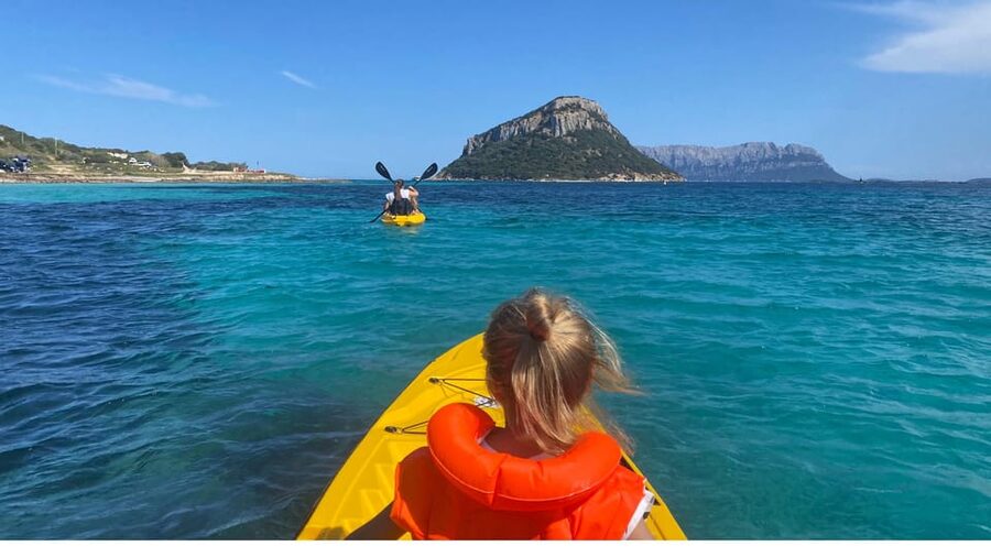 Golfo Aranci: Small group Kayak tour with Aperitif &dolphins - Cala Moresca gives you time to slow down