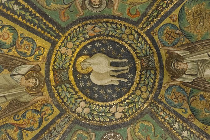 Guided Tour of Mosaic Tiles in Ravenna - San Vitale and the power of Justinian and Theodora