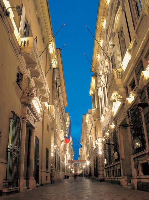Guided Tour of Rolli Palaces UNESCO Site, Genoa - The guide makes or breaks the bilingual format