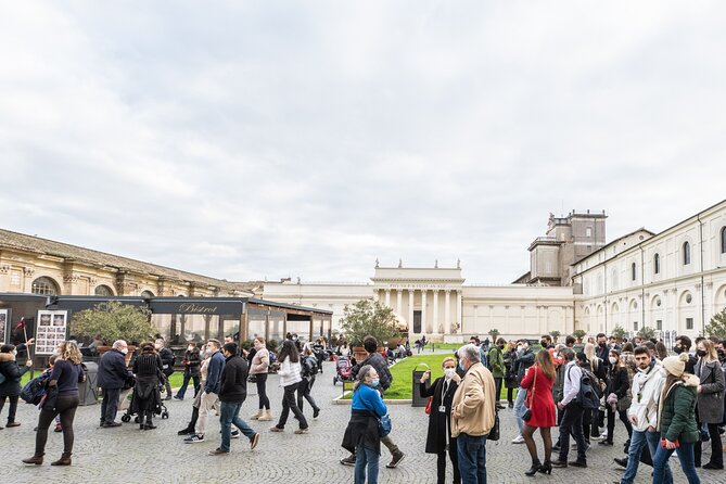Guided Tour Vatican Museums & Sistine Chapel with Basilica Access - Gallery of Maps: the long corridor overhead