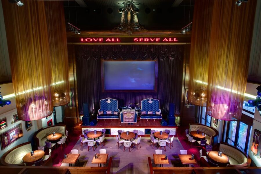 Hard Rock Cafe Florence with Set Menu for Lunch or Dinner - Service and the skip-the-line advantage