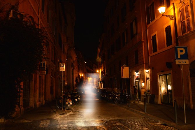 Haunted Rome Ghost Tour - The Original - Narrow streets and old Roman shadows
