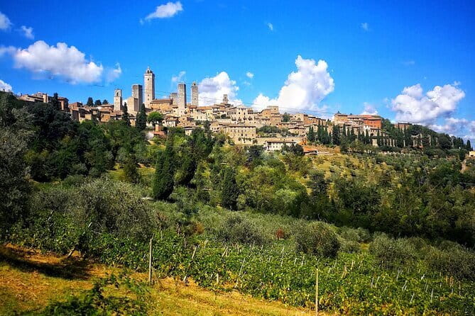 Heart of Italy Day Trip: Visit Perugia and Assisi from Florence - Guides, group size, and the bilingual issue
