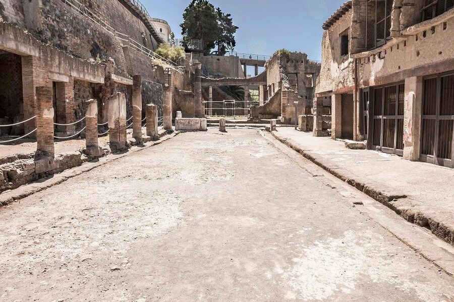 Herculaneum: Skip-the-Line Entry Ticket with Audio Guide - Arriving at the Herculaneum Archaeological Park