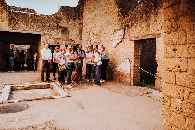 Herculaneum Small Group Tour and Ticket With an Archaeologist - The House of the Grand Portal and the final ten minutes