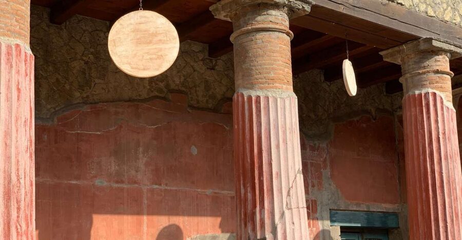 Herculaneum: Tickets & Tour with a Local Archaeologist - Casa dei Cervi and the feel of a Roman villa