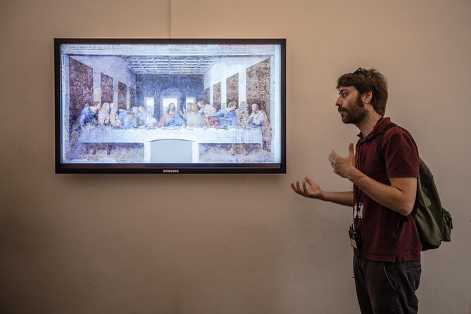 Historic Milan Tour with Skip-the-Line Last Supper Ticket - Via Dante and the medieval Piazza dei Mercanti