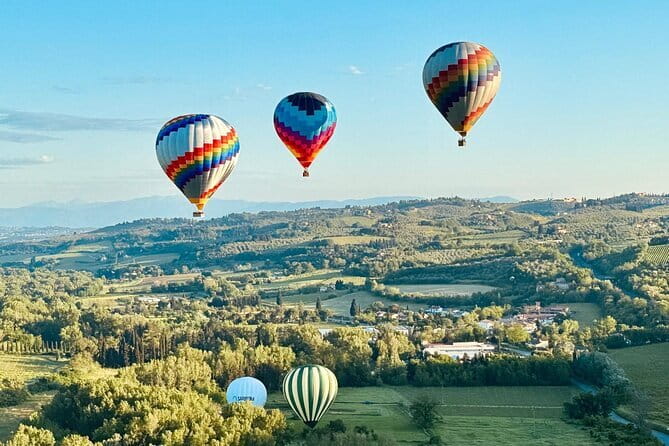 Hot Air Balloon ride in Tuscany countryside from Chianti - Meeting the crew in Bargino