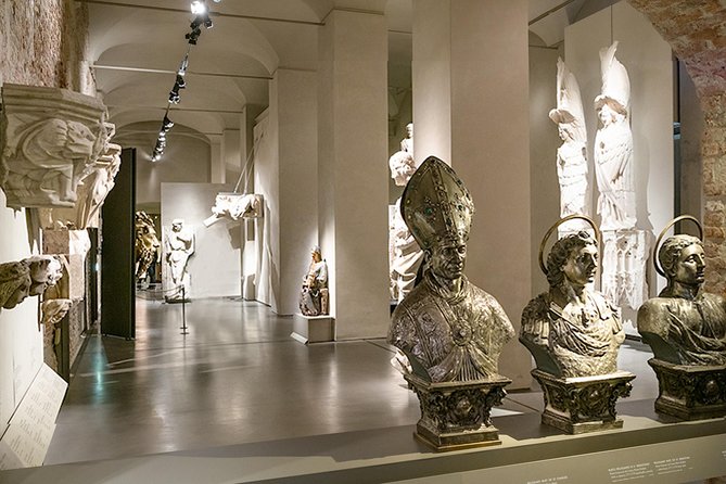 Inside Milan’s Duomo: Cathedral Tour with Optional Rooftop - Meeting at Piazza del Duomo