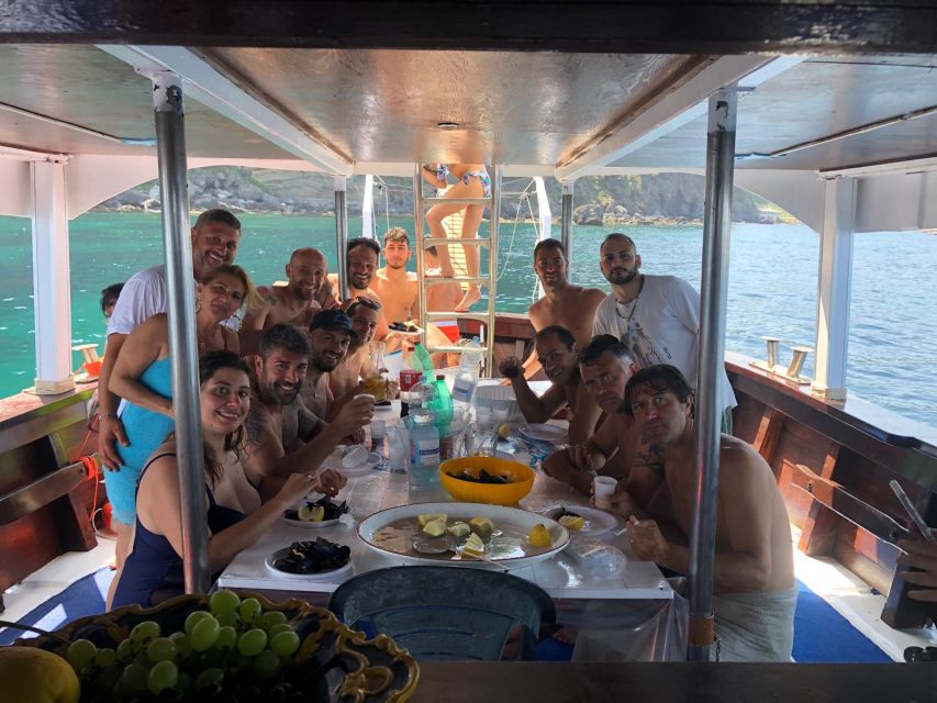 Ischia: Island Boat Tour with Neapolitan Lunch & Snorkeling - Maronti and Scarrupata: the best part for swimmers