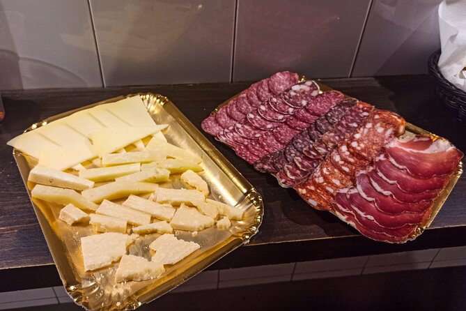 Jewish Ghetto & Piazza Navona: Food, Wine & Sightseeing Rome Tour - Dinner beside the ruins of Pompey’s Theater