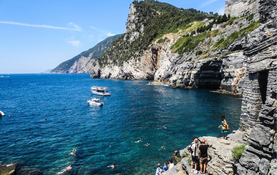 La Spezia: Cinque Terre and Portovenere Full-Day Boat Tour - Food, drinks, music, and the boat atmosphere