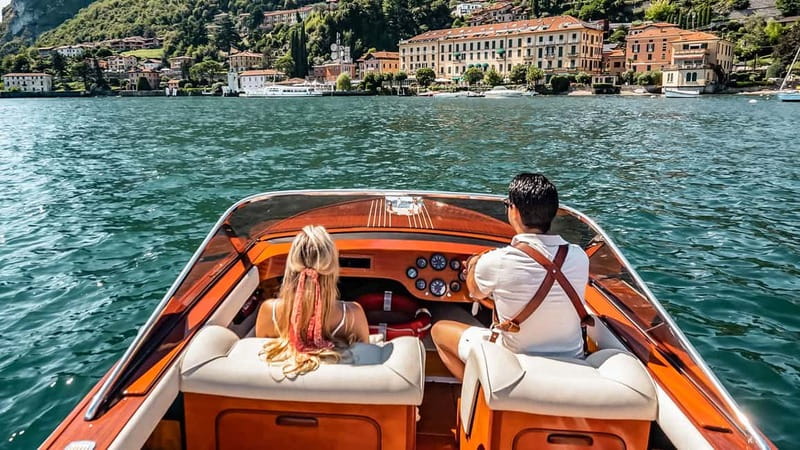 Lake Como: Classic Boat Private Tour - The 30-minute cruise: a quick look from the water