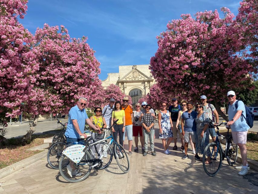 Lecce: City Highlights Guided Tour by Rickshaw - What the guides add to the ride