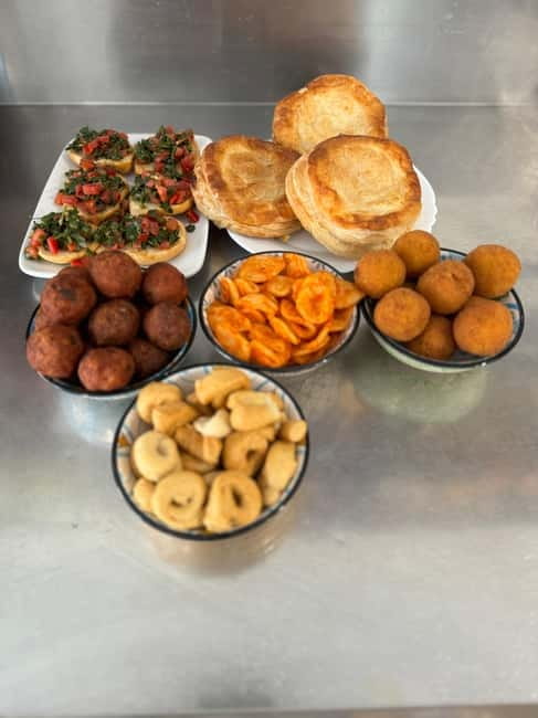 Lecce: Guided Street Food Walking Tour with Food and Wine - Should you book it?