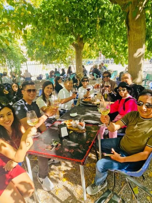 Lecce: Guided Street Food Walking Tour with Food and Wine - Walking toward Piazza del Duomo