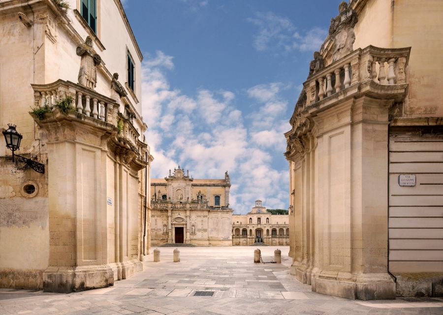 Lecce guided tour with underground discoveries - Piazza Sant’Oronzo and the city’s public face