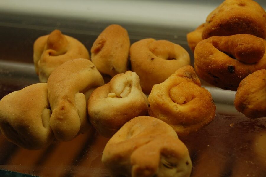 Lecce: Street Food Tasting and Sightseeing Tour - The guide makes the difference