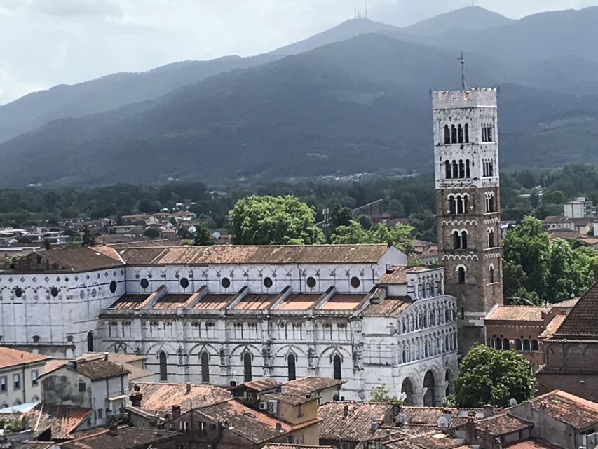 Lucca: 2-Hour City Center Walking Tour - Piazza San Michele and Lucca’s Romanesque character