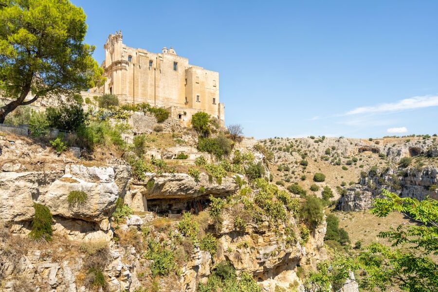 Matera: Sassi Tour with Cave House and Rupestrian Church - Casa Grotta Sassi and the reality of cave living