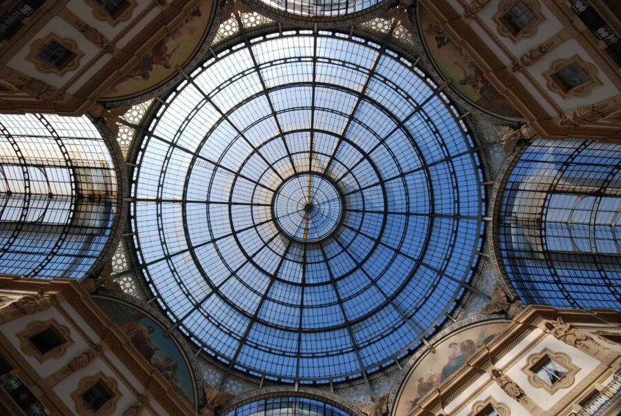 Milan by Night 2-Hour Walking Tour - La Scala, the Galleria, and the evening light