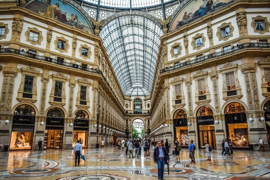 Milan by Night 2-Hour Walking Tour - Arriving at Duomo Square